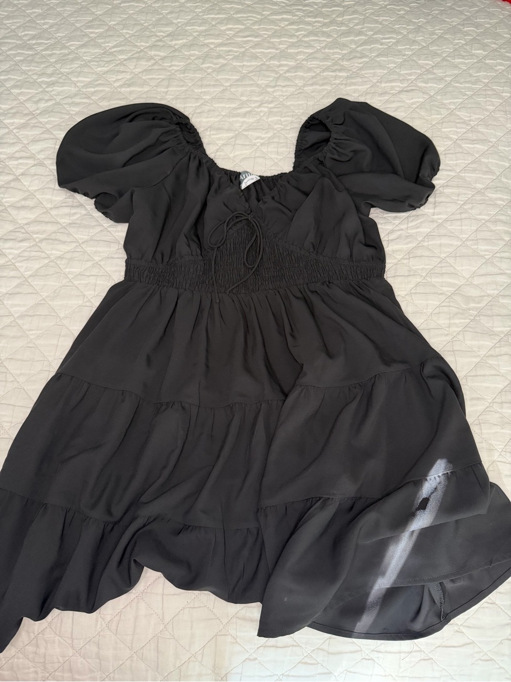 Women’s Black Puff-Sleeve Tiered Dress